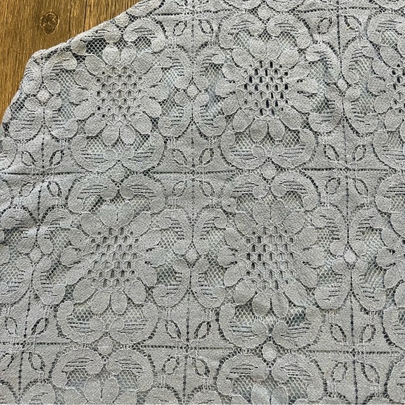 Alya Lace Tank Top Periwinkle Blue Lined Button Back Closure Sleeveless Top L - Picture 8 of 14